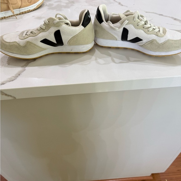 Veja women’s White and Black Sneakers - Picture 2 of 4